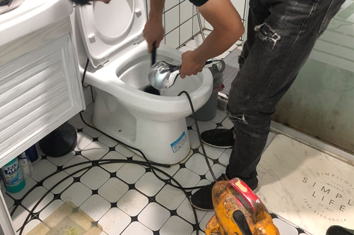 越城马桶经常堵塞竟是因为它们,别因方便惹来大麻烦